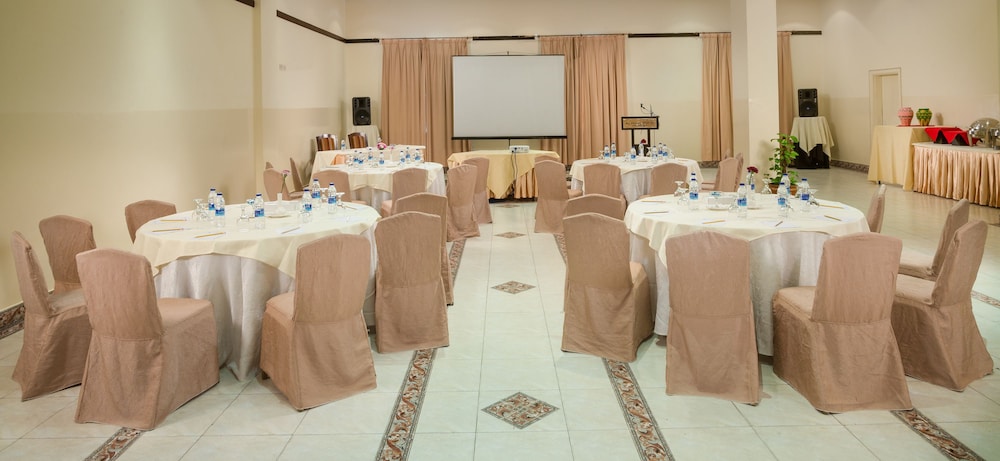al falaj hotel