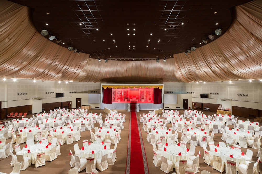 al falaj hotel