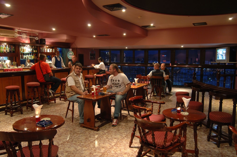 al falaj hotel