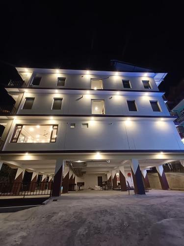 hotel luxeevista by navodayans