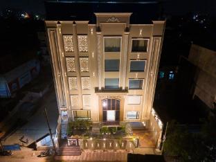 Hotel The Rising Banaras,,3 star