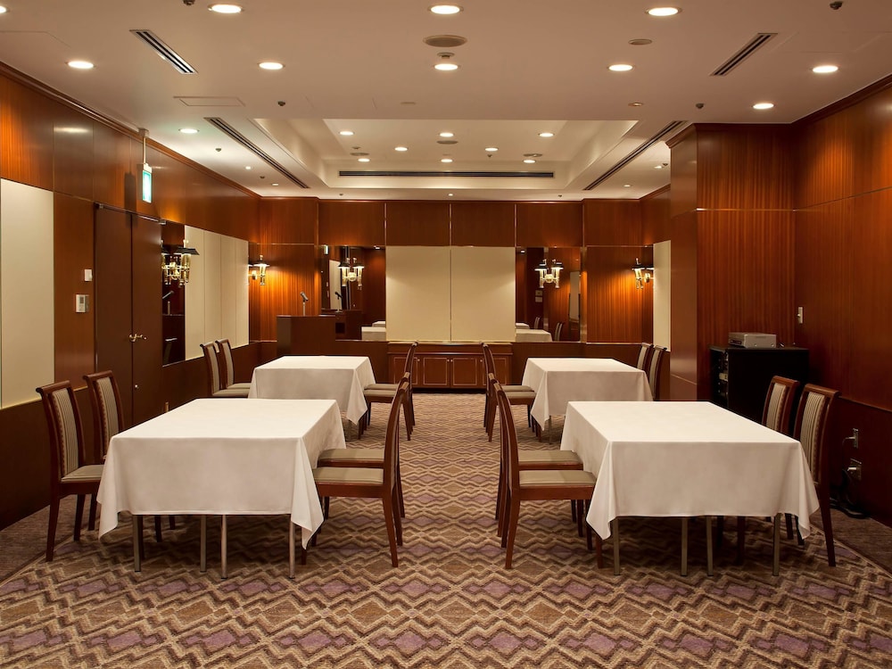 mercure nagoya cypress