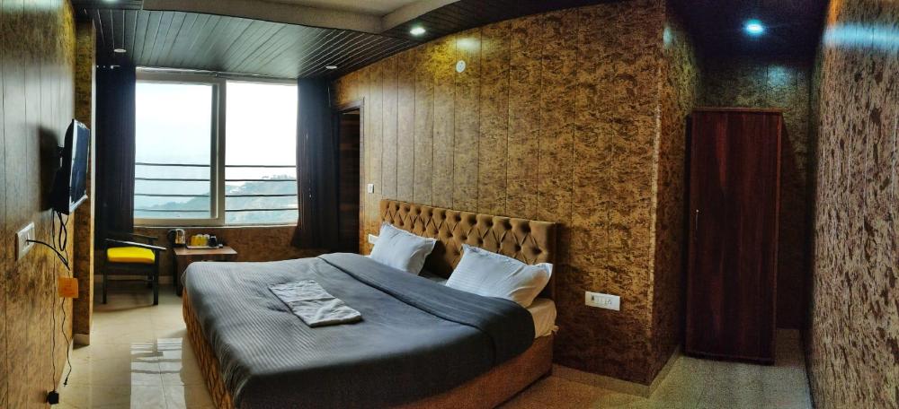 mountain retreat by 360 degree