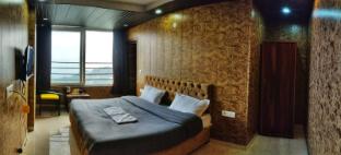 mountain retreat by 360 degree