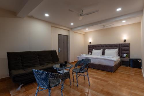 evoke express candolim