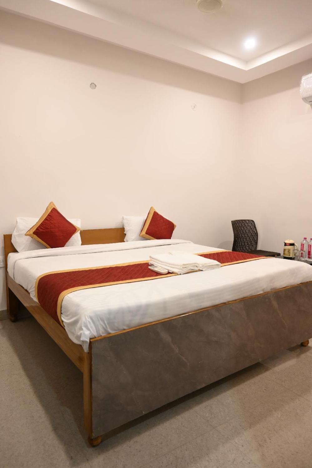 uday paramount inn