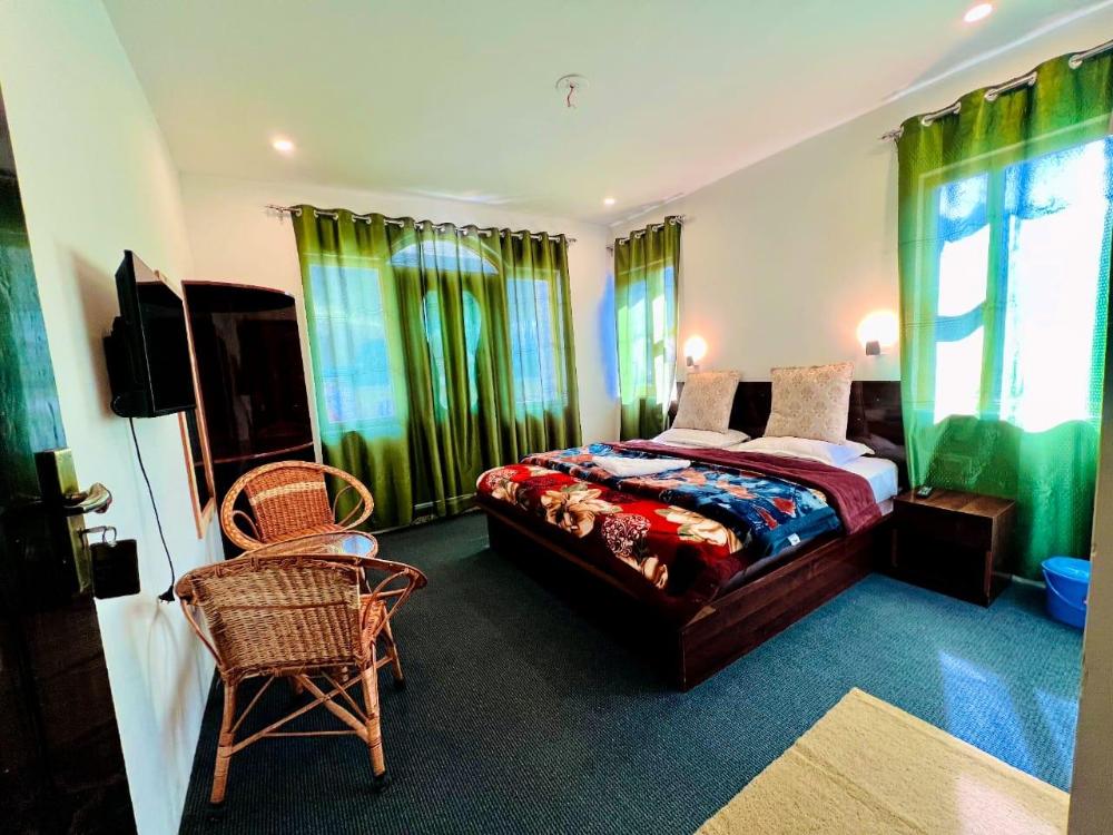 hotel golden peak sonamarg