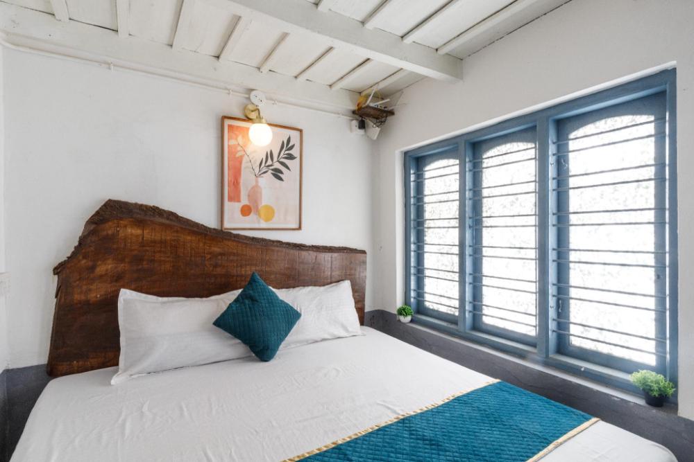 underground hostel by bilwa estate
