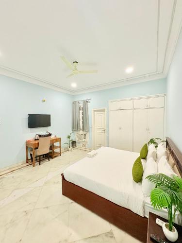 gulmohar residency hauz khas new delhi couple friendly