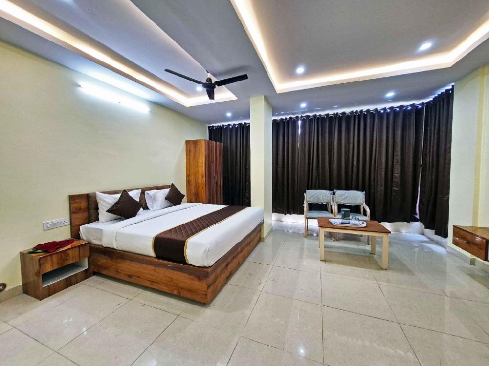 shree sai inn near kr puram bus stop