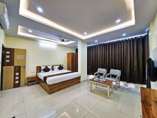 shree sai inn near kr puram bus stop