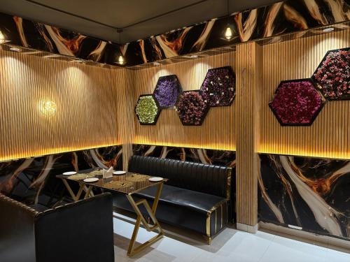 ark hotel and restaurant