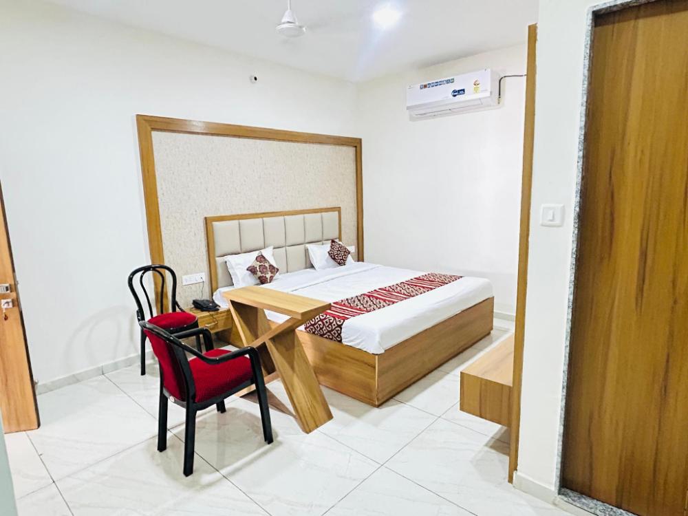 hotel the aadimata and banquets