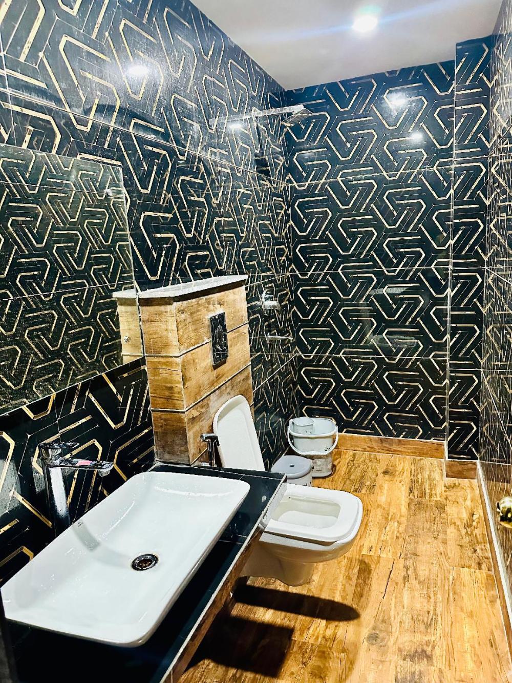 hotel red stone inn near new delhi railway station