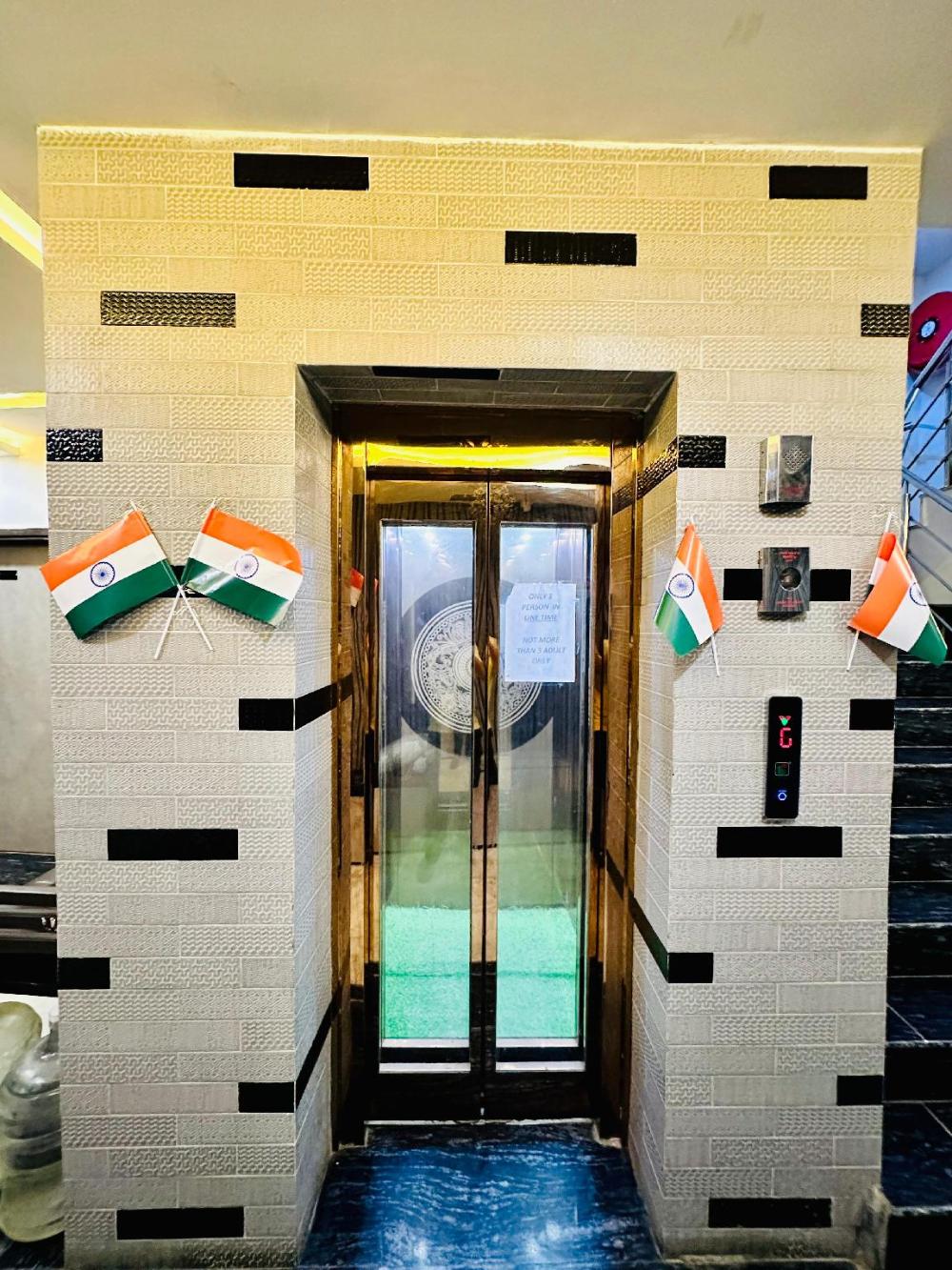 hotel red stone inn near new delhi railway station