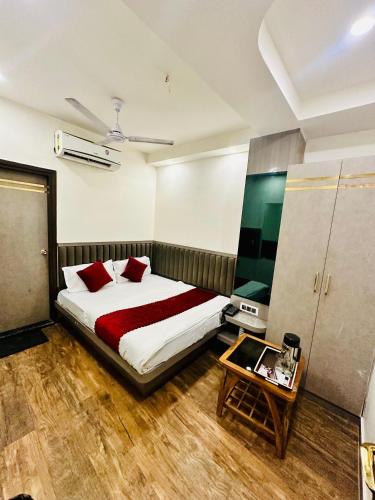 hotel red stone inn near new delhi railway station