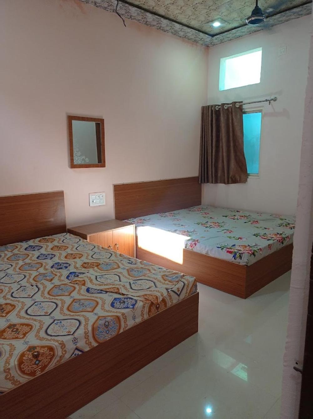 hotel saraswati atithi bhawan vrindavan