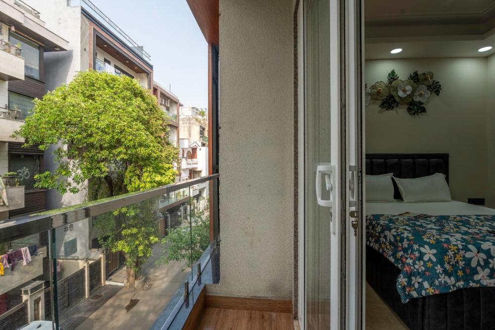 divine india service apartment j 267 studio