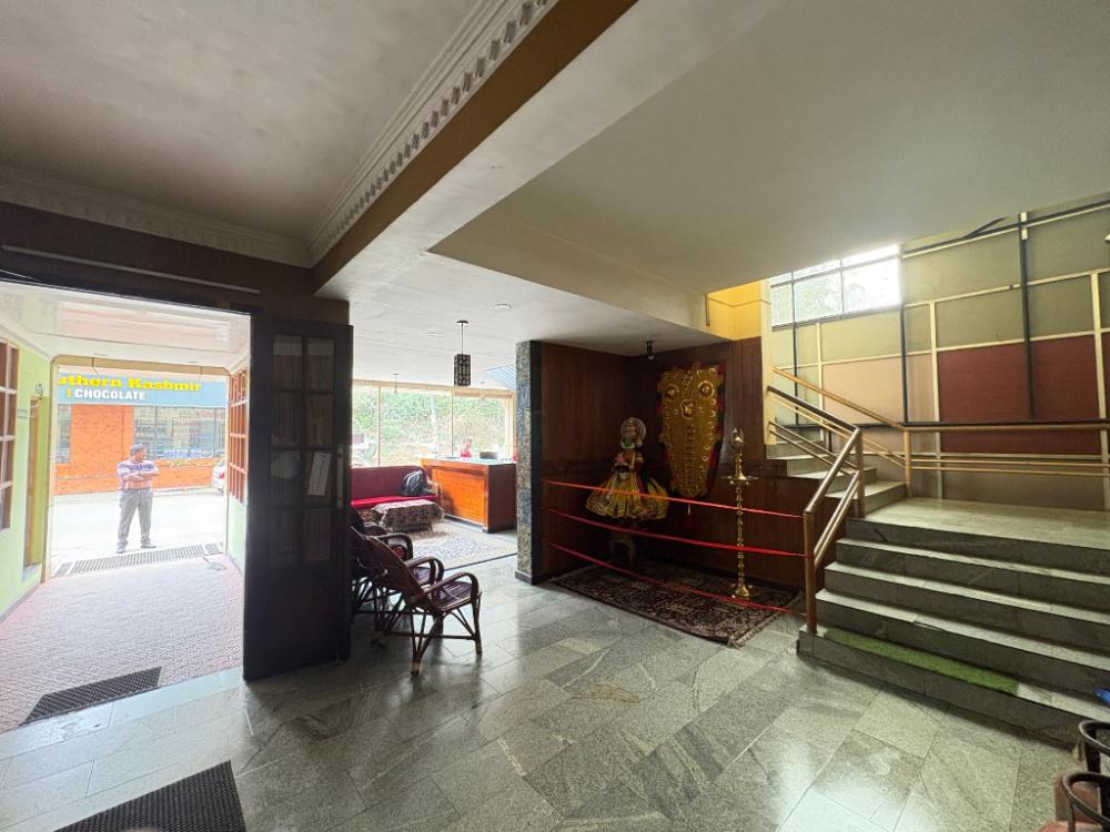 munnar silverline regency