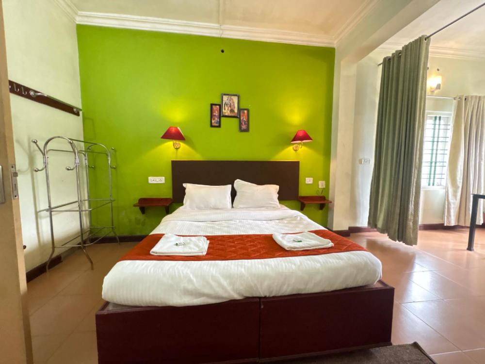 munnar silverline regency