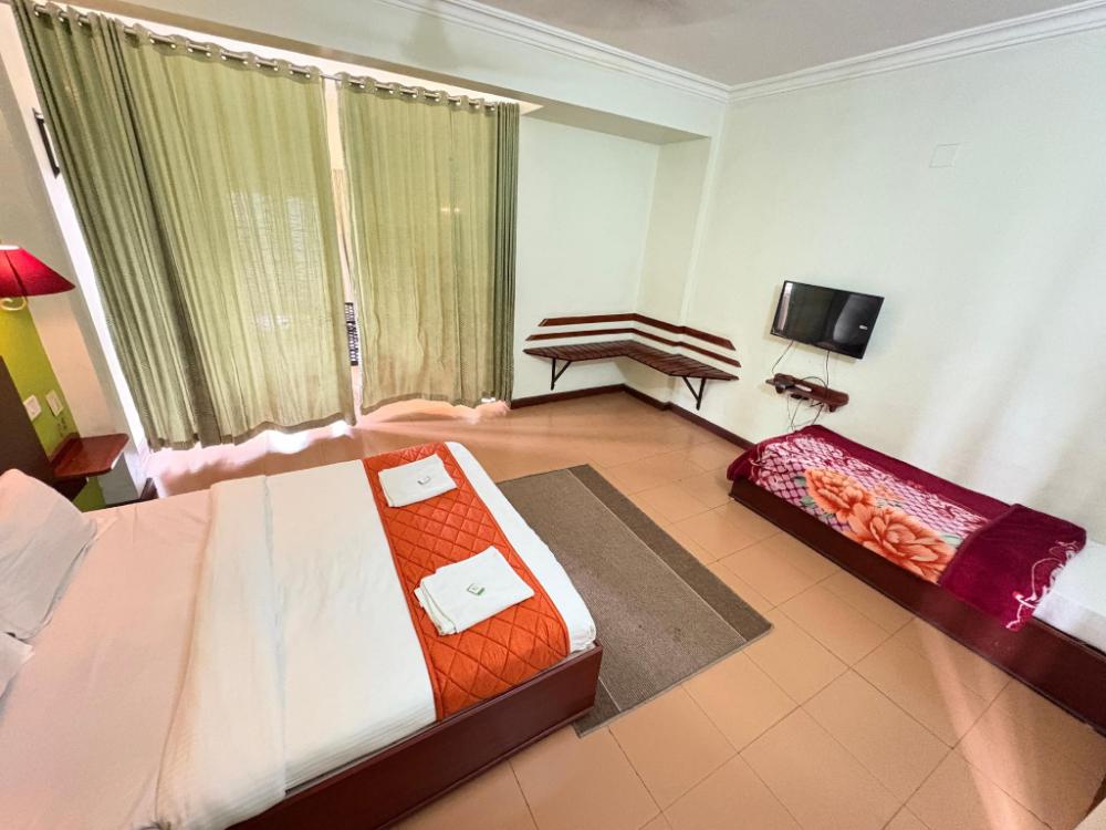 munnar silverline regency