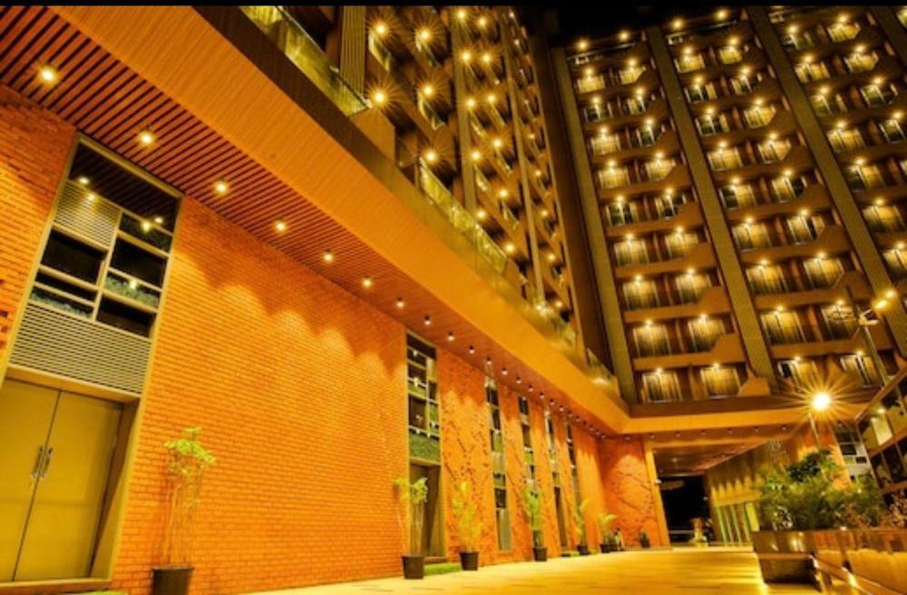 weekend address suite room