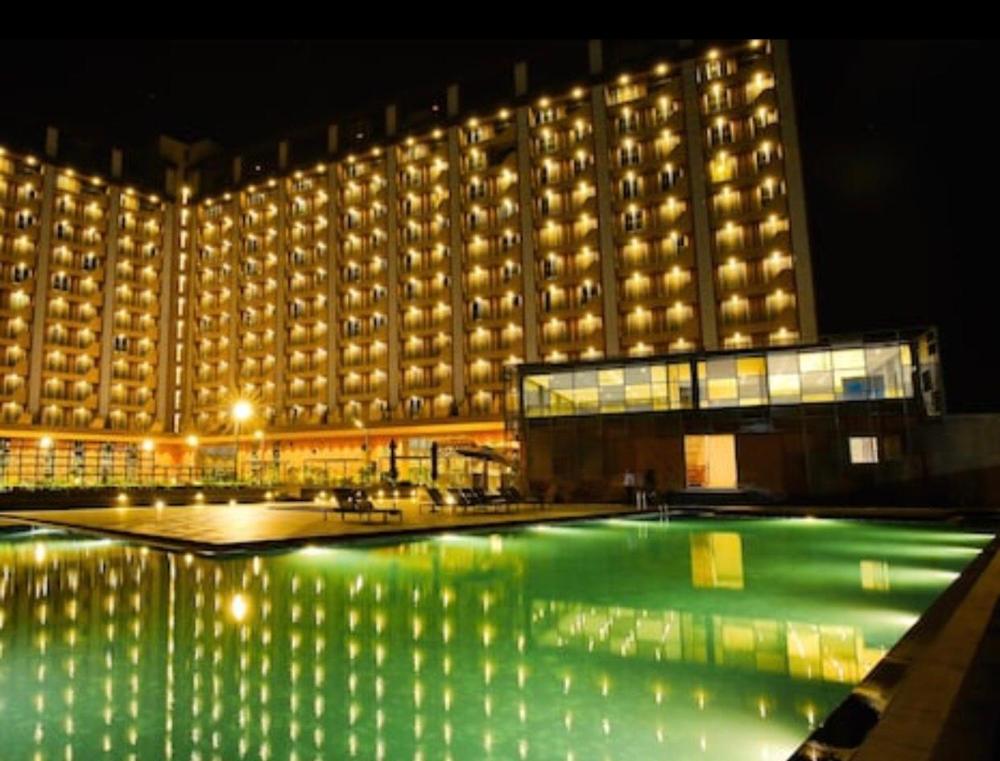 weekend address suite room