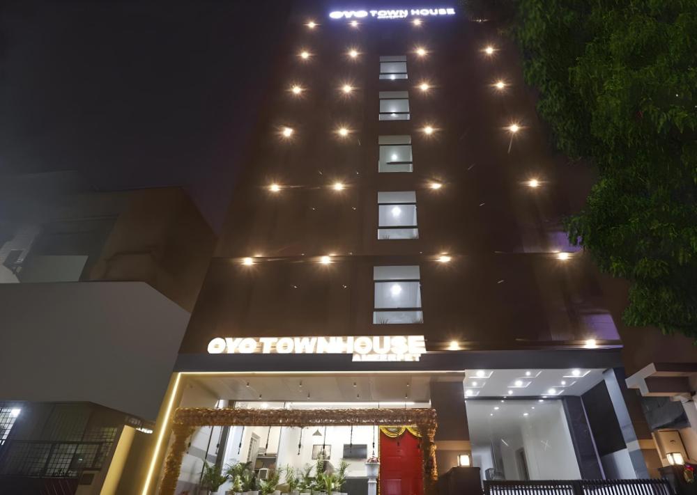 collection o ameerpet balkampet road