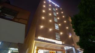 collection o ameerpet balkampet road