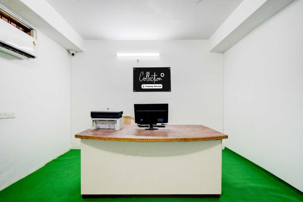 collection o lb nagar metro station