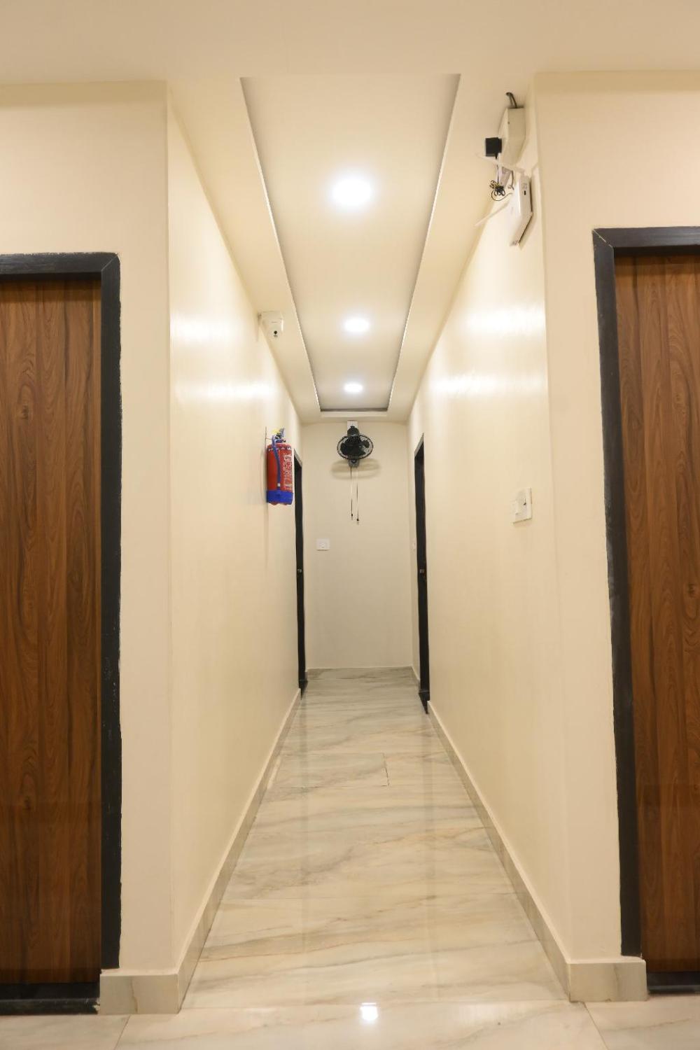 shree hari niwas paying guest house