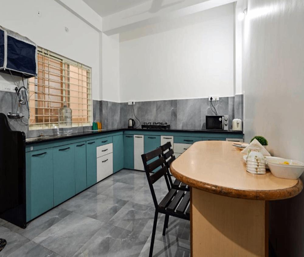 the autumn leaves bhopal