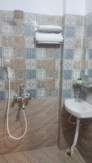 dhamstay sriman palace near golden beach swargadwa