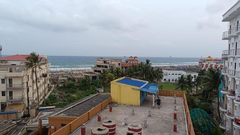 dhamstay sriman palace near golden beach swargadwa