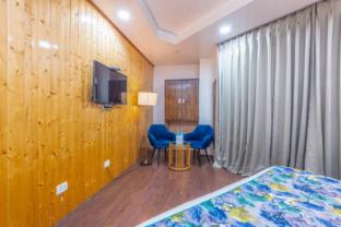 everest hotel manali