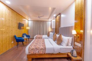 everest hotel manali