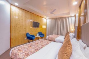 everest hotel manali