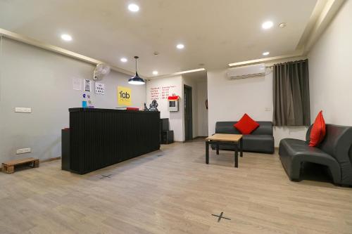 collection o gagan vihar near vs mall