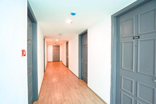 super townhouse dilshad garden near dilshad garden metro station