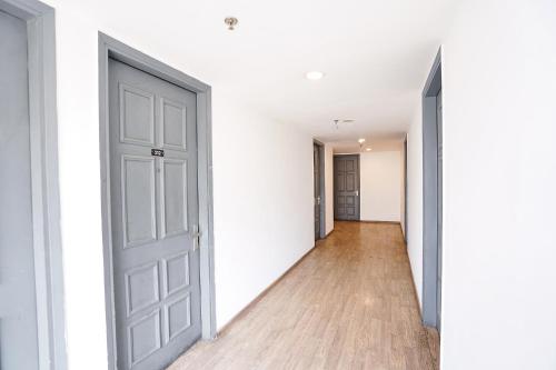 super townhouse dilshad garden near dilshad garden metro station