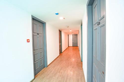 super townhouse dilshad garden near dilshad garden metro station