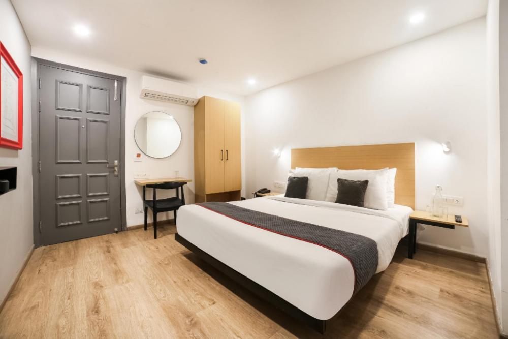 super townhouse dilshad garden near dilshad garden metro station