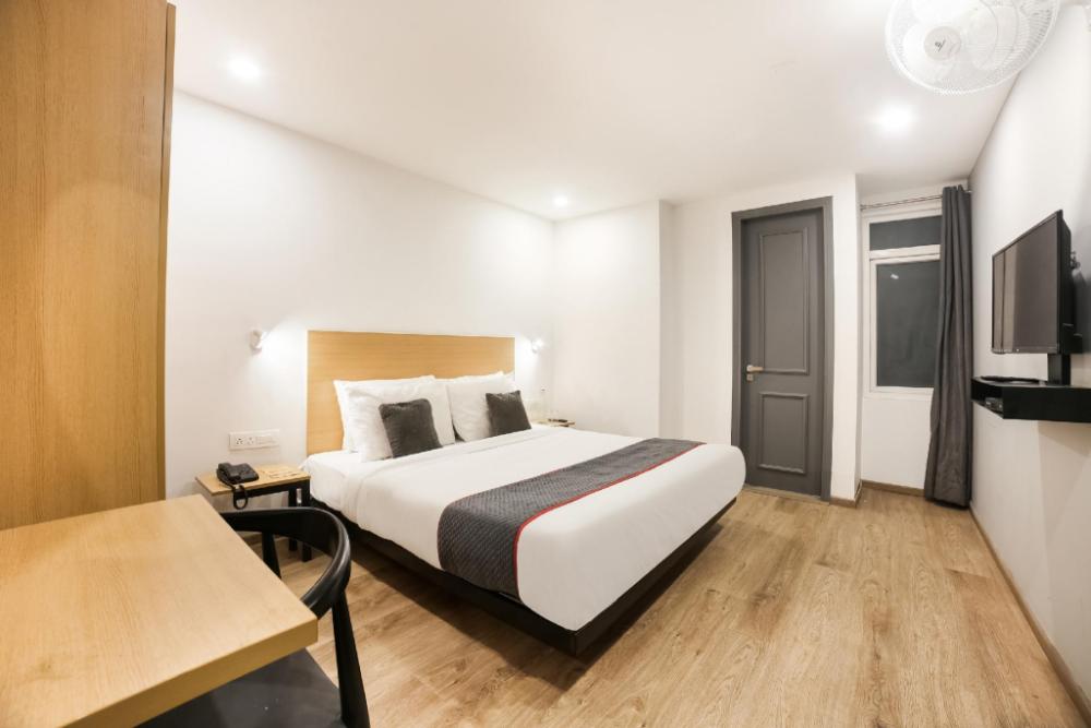 super townhouse dilshad garden near dilshad garden metro station