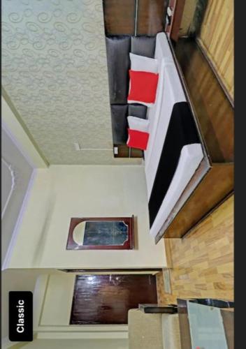 nancy paradise hotel