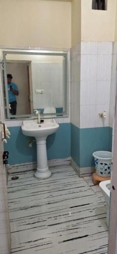 nancy paradise hotel