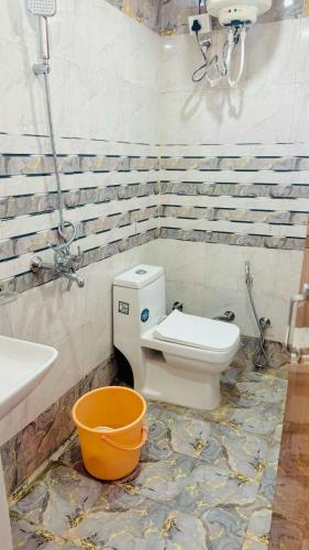 nancy paradise hotel