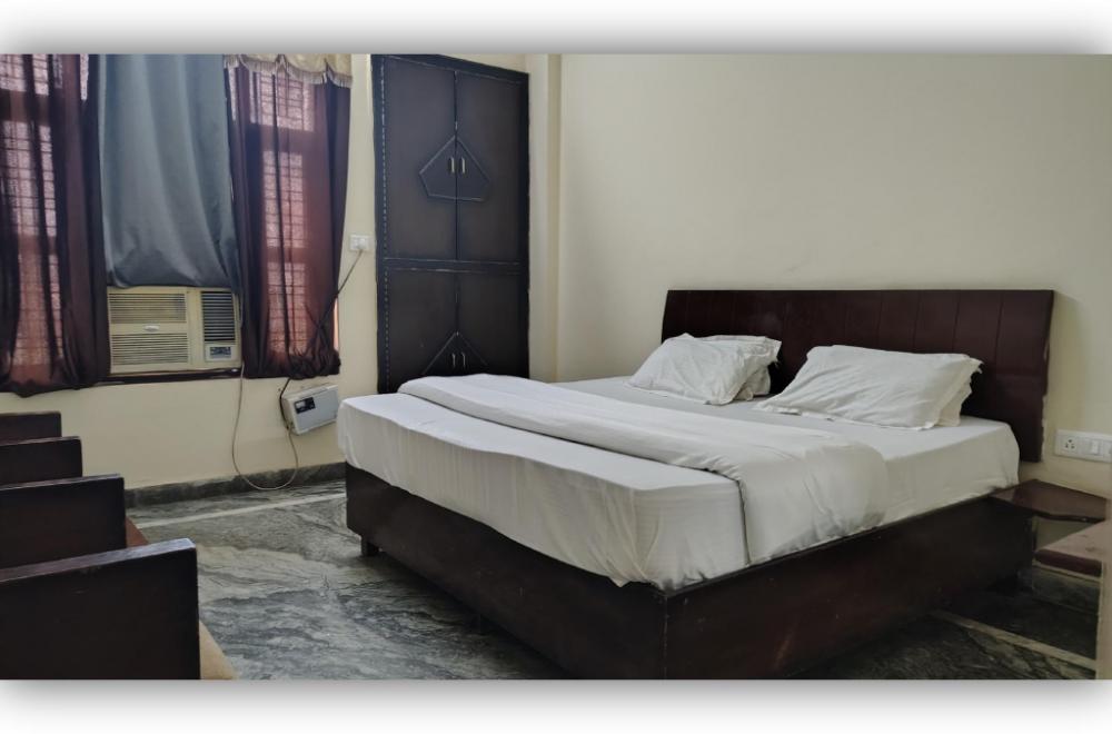 nancy paradise hotel