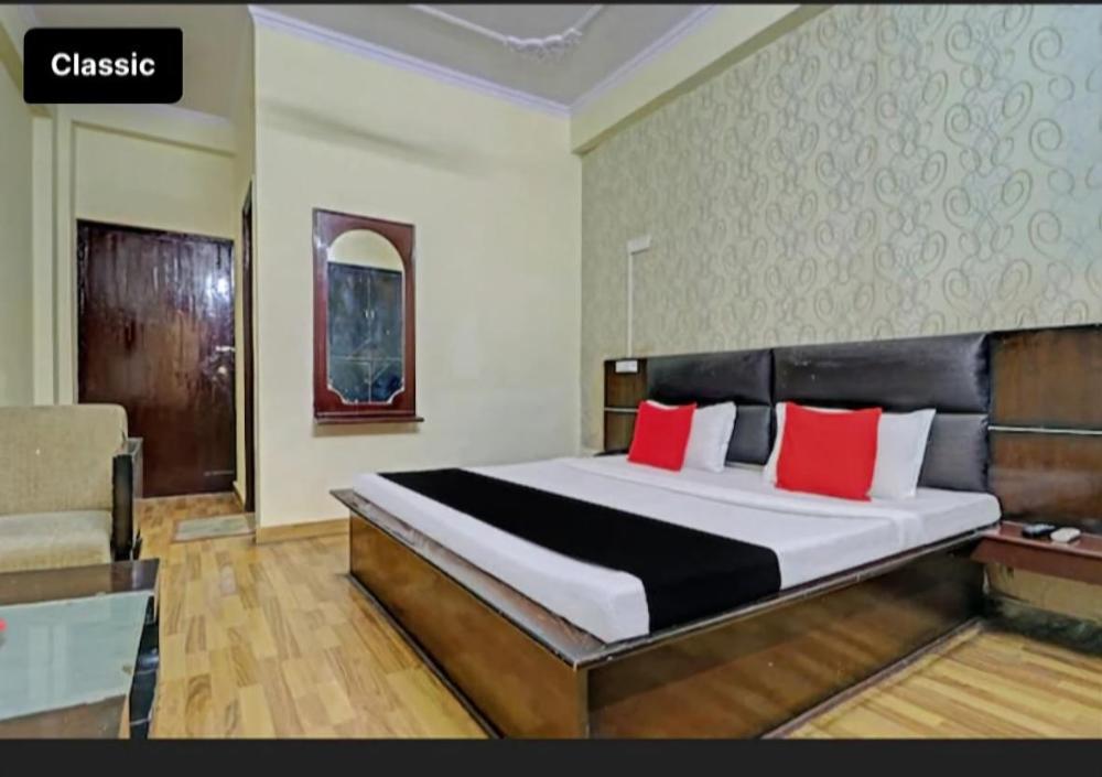 nancy paradise hotel