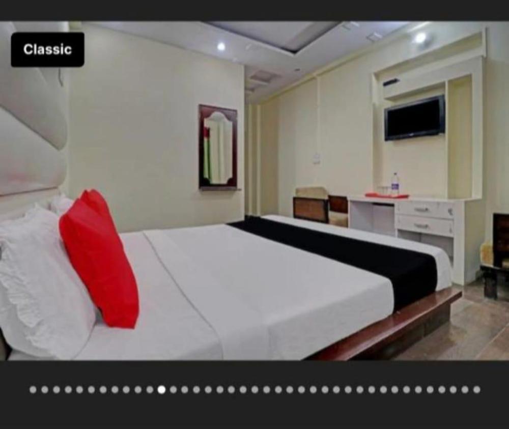 nancy paradise hotel