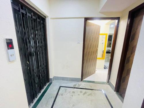 the nest 1 bhk bandra west close to lilavati